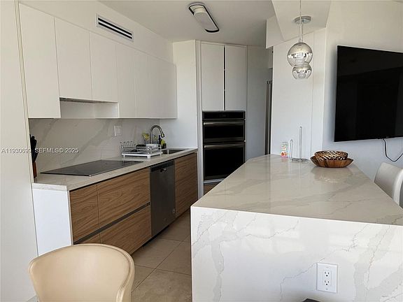 2nd image of 3610 Yacht Club Dr APT 713