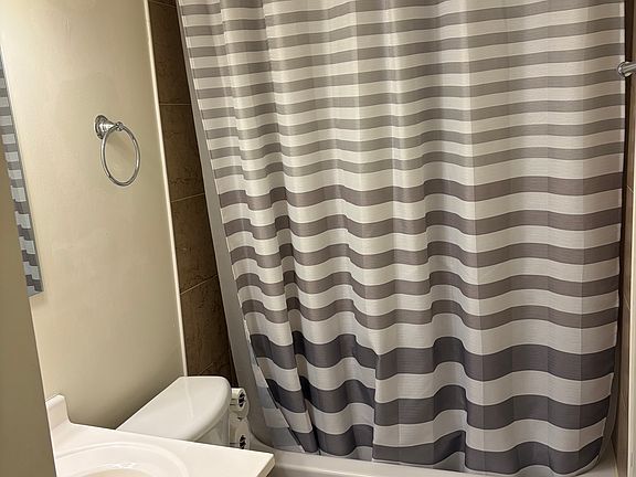 4th image of 6725 Delaware Ave #1