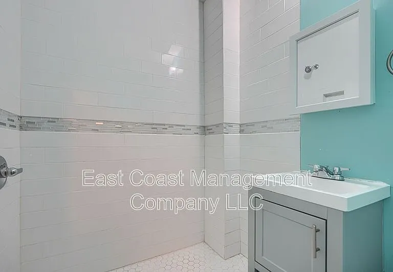 2408 Llewelyn Ave — Photo 18