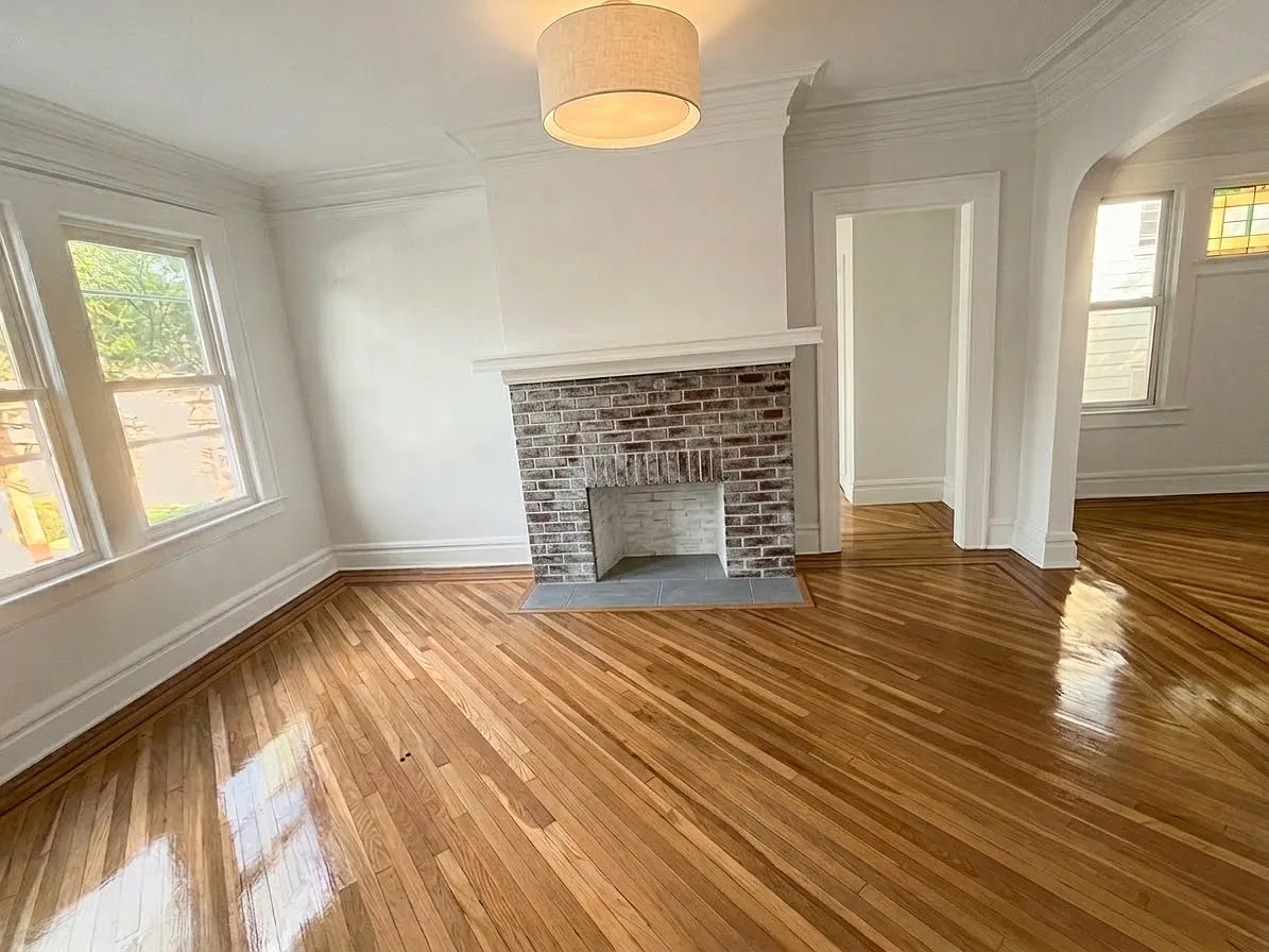 3 bed, 1050 sqft, $2,800 — Photo 1