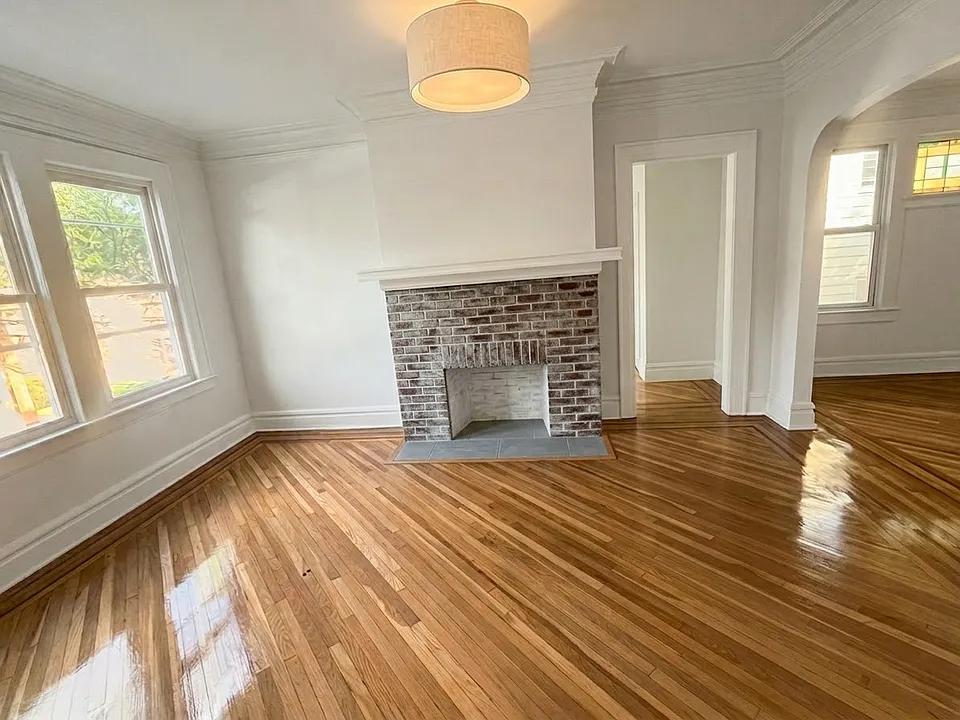 104 Goldsmith Ave #2