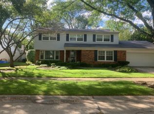 326 Earls Ct, Deerfield, IL 60015