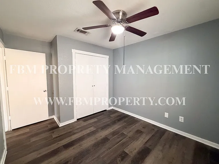 808 Metropolitan Ave — Photo 9