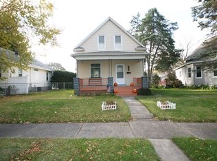 520 25th Ave, Moline, IL 61265