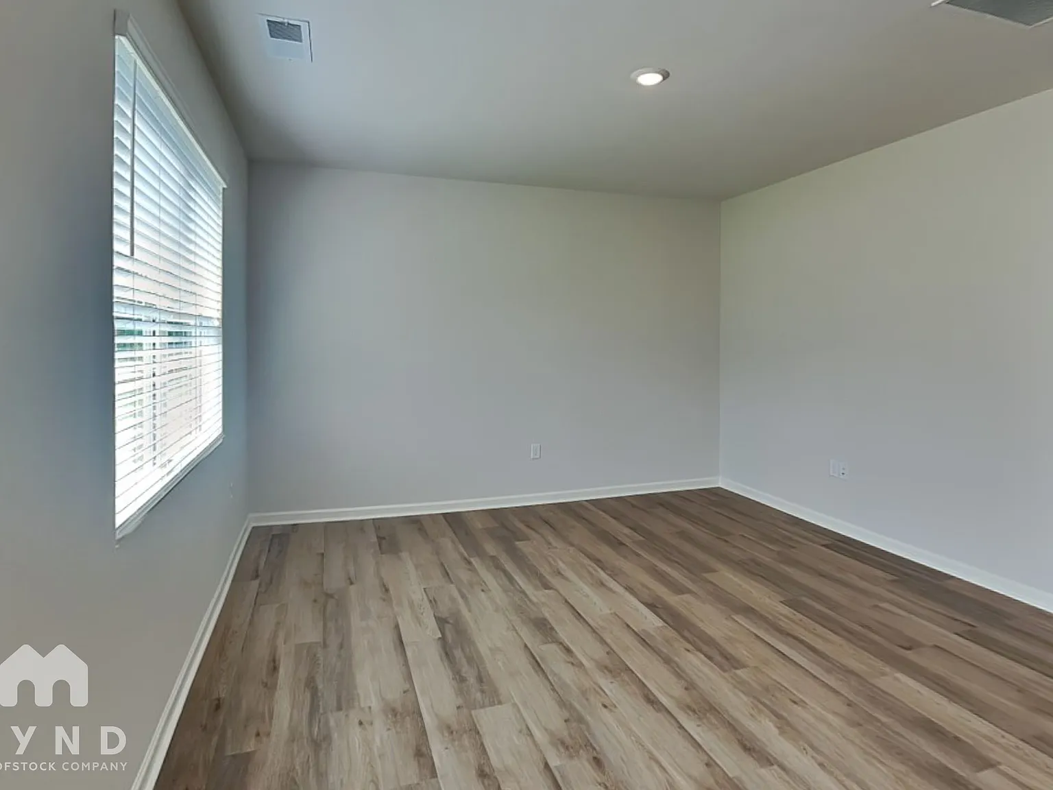 4 bed, 2.5 bath, 1991 sqft, $2,400 — Photo 3