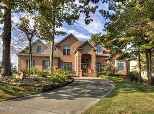200 Iroquois Cir, Loudon, TN 37774
