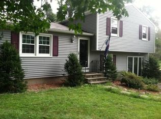 59 Springfield Rd, Belchertown, MA 01007