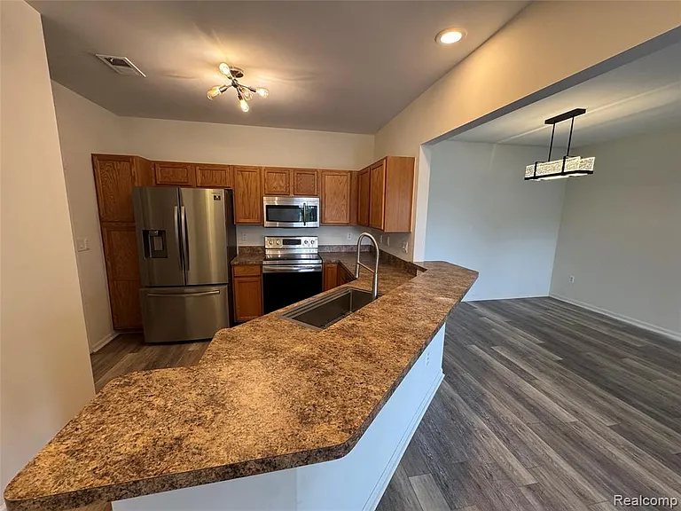 15441 Yale Dr — Photo 5