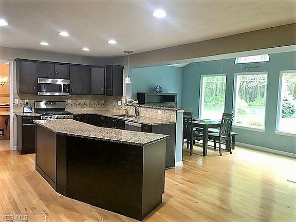 2nd image of 4064 Appleridge Ln