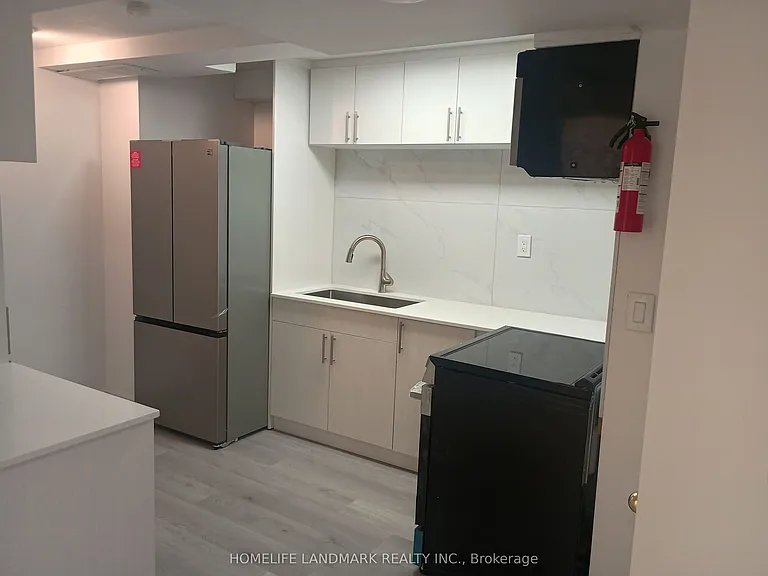 112 Holm Cres — Photo 3