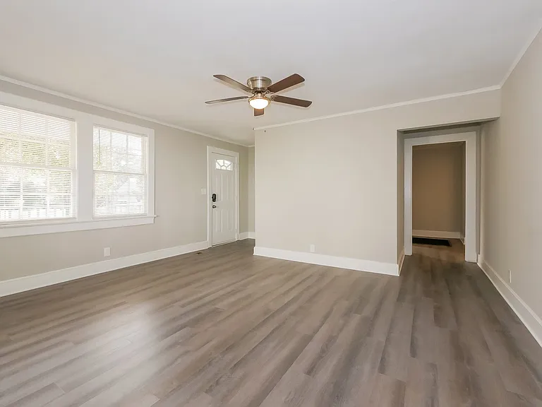 1514024_019_living_room_13311951.jpg