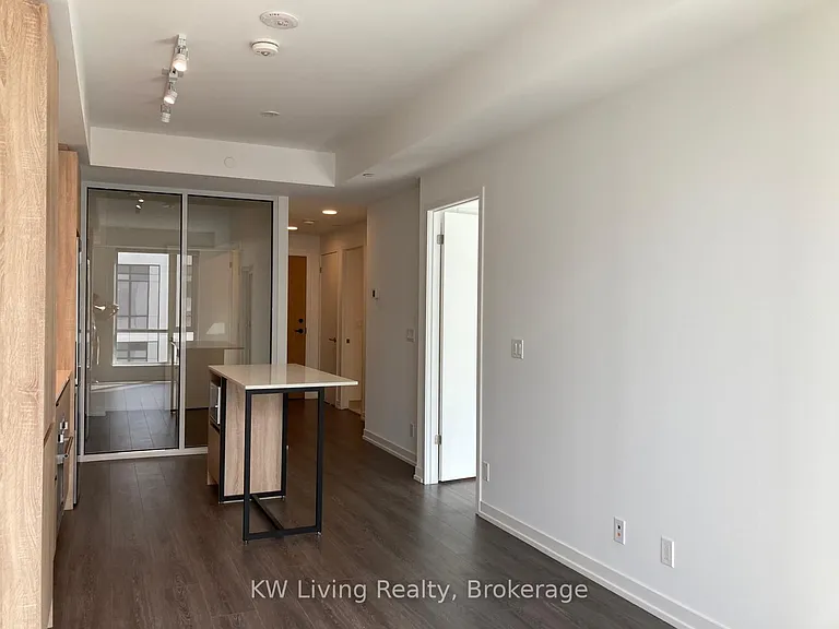 8 Beverley Glen Blvd #611 — Photo 35