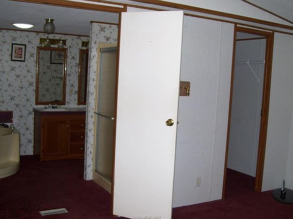 4th image of 107 Buckingham Ln