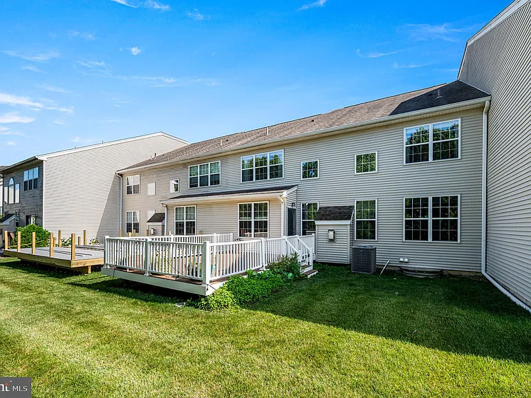 2413 Copper Creek Rd — Photo 35
