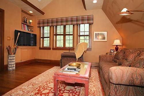 5th image of 164 Estate Ct