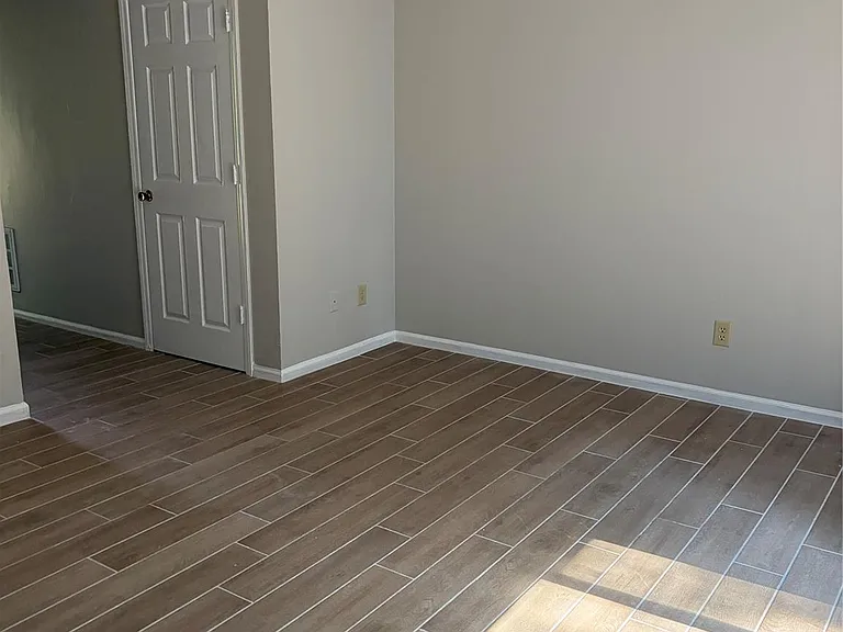 1708 Village Lake Dr — Photo 10