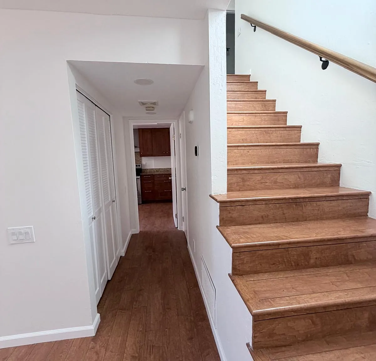 3 bed, 2.5 bath, 1582 sqft, $4,000 — Photo 4