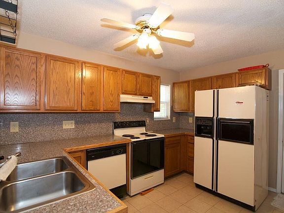 5th image of 409 E Laurelwood Dr