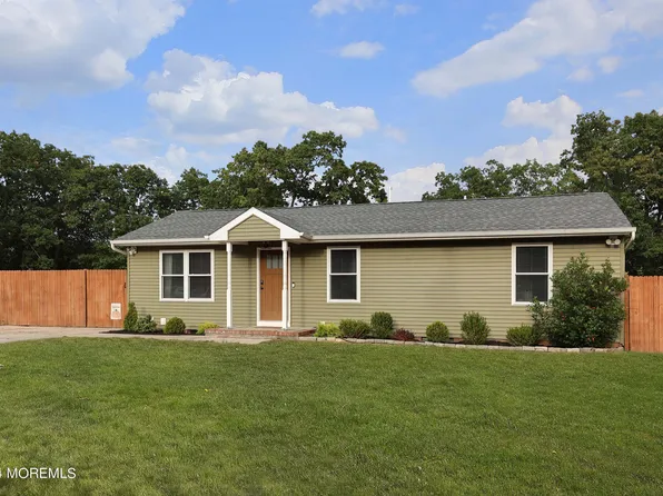 18 Western Drive, Howell, NJ 07731