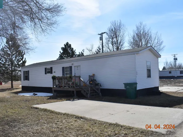 100 Eastern St, Garrison, ND 58540