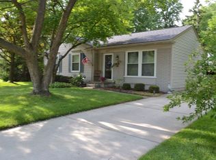 859 Hidden Ridge Dr, Troy, MI 48083