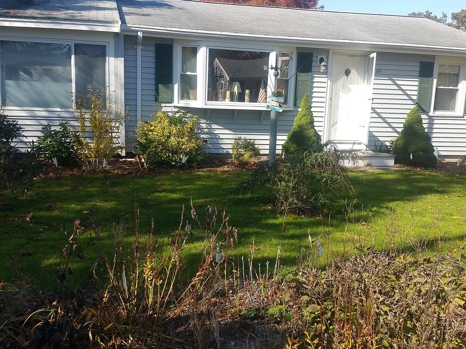 Relaxed Cape Living with 3 Bedrooms, Deck & Yard & Convenient Parking — Photo 2