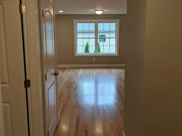 12 Magnolia Lane #77, Hooksett, NH 03106