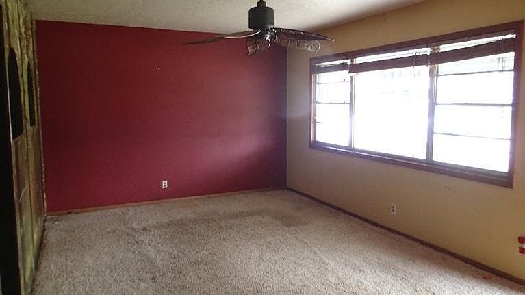 1st image of 2340 Thrush Ave