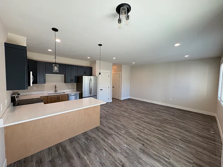 1222 S Miller St — Photo 4