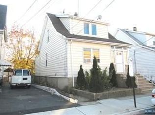 22 Mitchell St, Lodi, NJ 07644