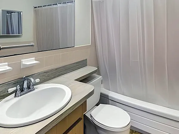 Oakwood Crest Furnished (Optional) Apartments — Photo 6