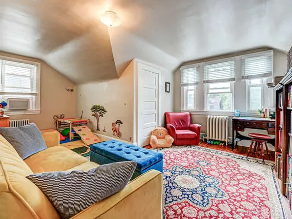 692 Gladstone Ave Fl 2, Baltimore, MD 21210