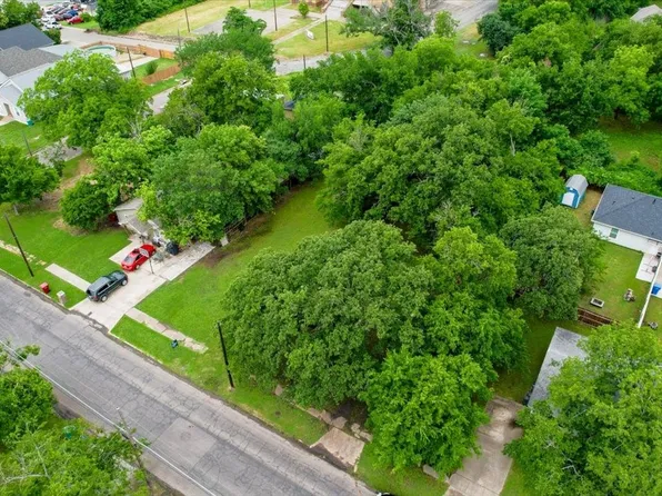 209 E College St, Sherman, TX 75090
