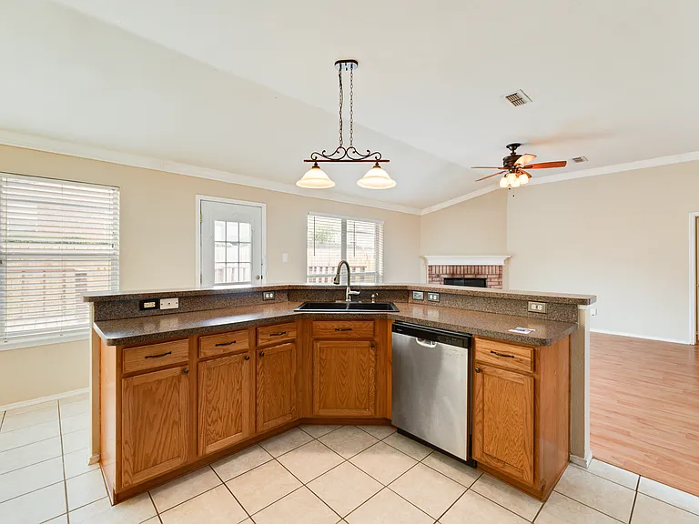 1913 Wahoo Dr — Photo 12