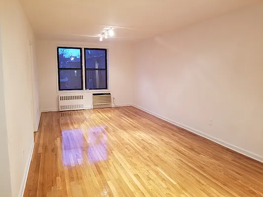 Rented by Max & Associates Realty Corp | media 3