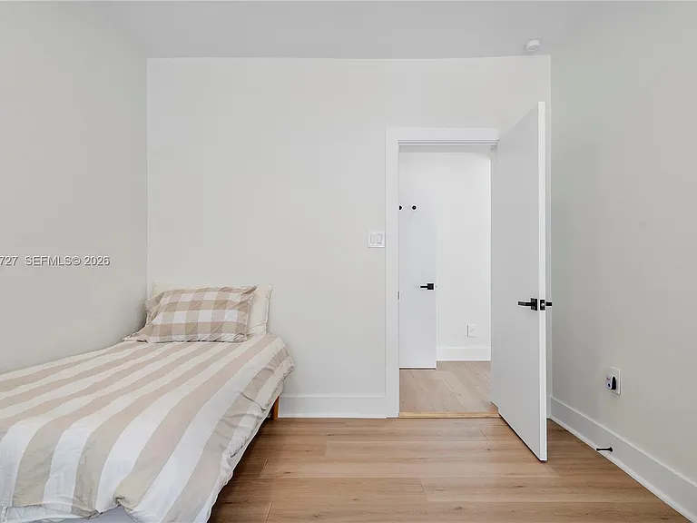 10801 Peachtree Dr — Photo 27