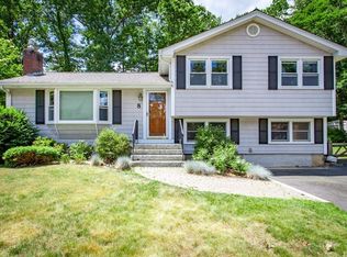 8 Sycamore Ln, Westford, MA 01886