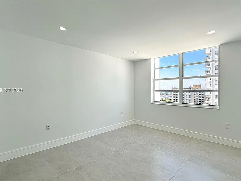 2750 NE 183rd St #1508 — Photo 14