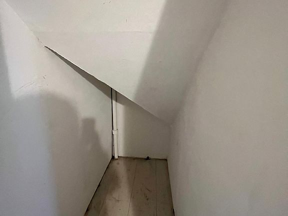 5th image of 163 West St #3