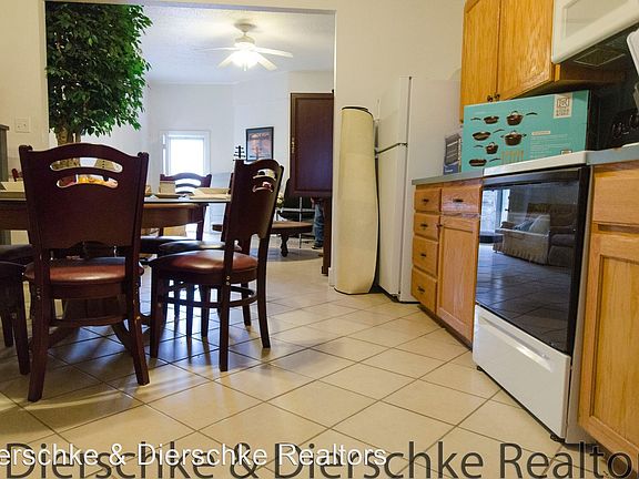 2nd image of 109 E Twohig Ave APT 1