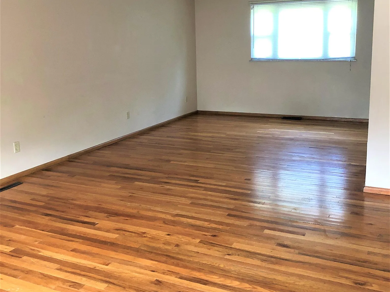 20 Berkley Dr - 1 — Photo 2