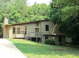 69 Forest Ln, Whitesburg, GA 30185