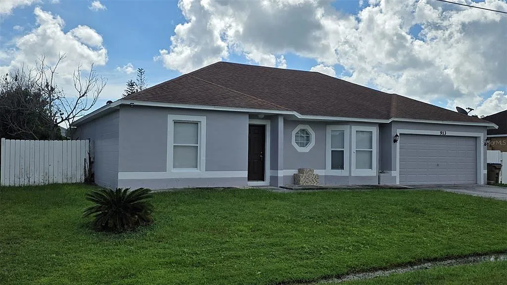 3 bed, 2.0 bath, 1796 sqft, $1,875 — Photo 1