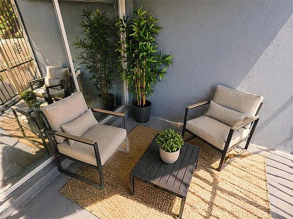 5th image of 1177 NW 8th Street Rd APT 5