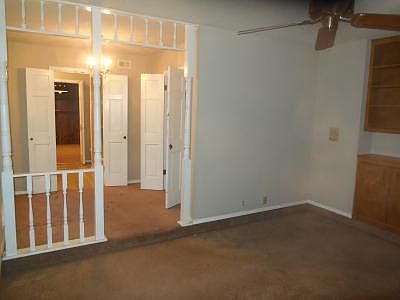 4th image of 238 Hinton Blvd