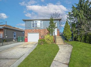 33 Lydia St, Valley Stream, NY 11580