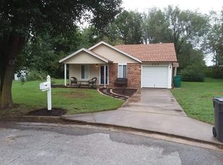 300 W Janda Dr, Rogers, AR 72756