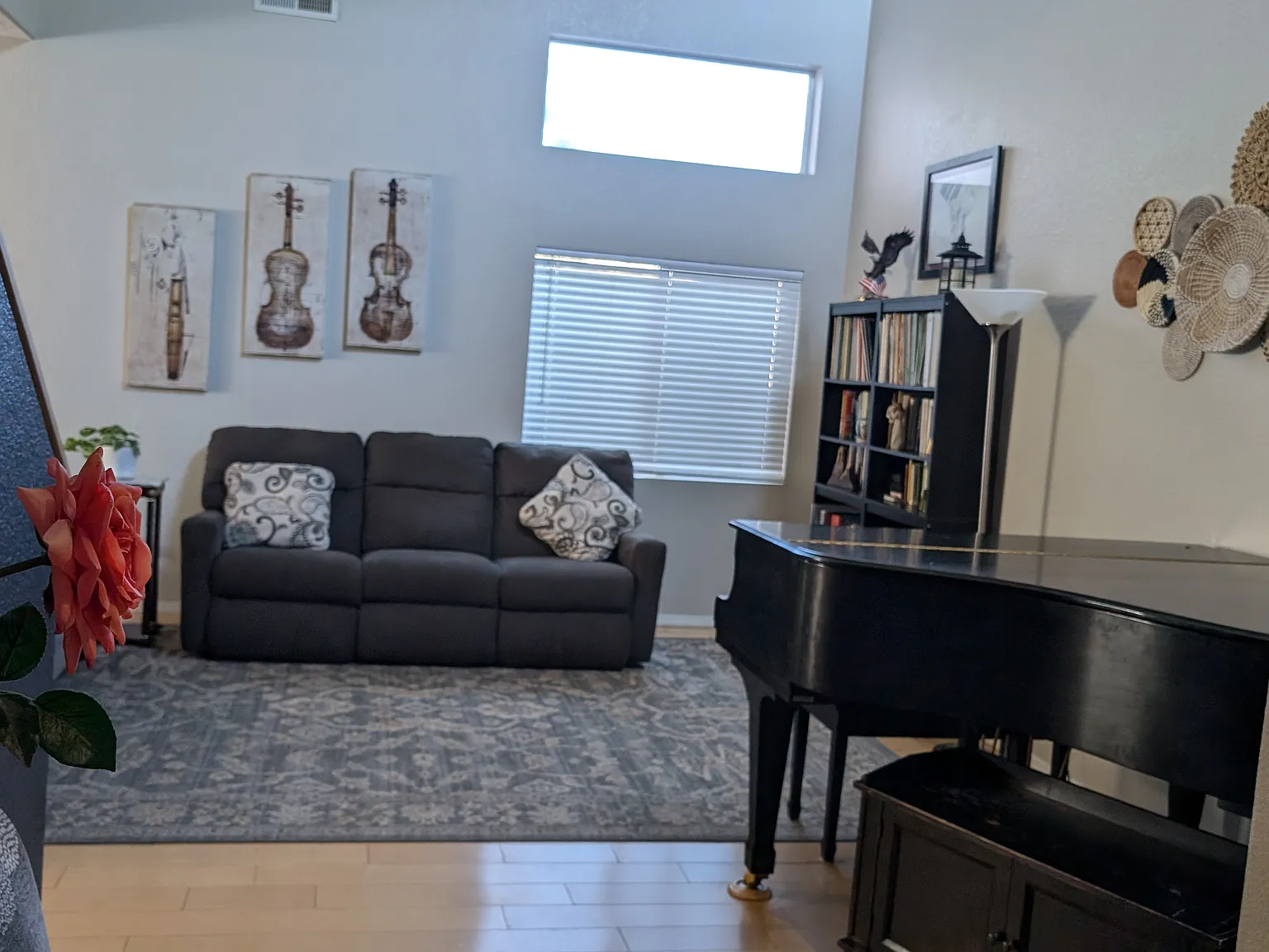 4 bed, 2.5 bath, 2119 sqft, $3,200 — Photo 3