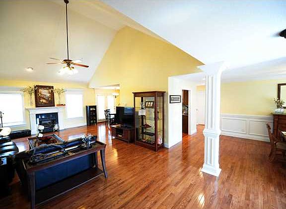5th image of 104 Honeyberry Ln