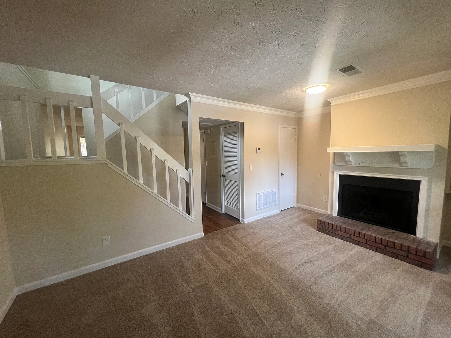 Pending Application! Snellville 2br/1.5b Town Home — Photo 3